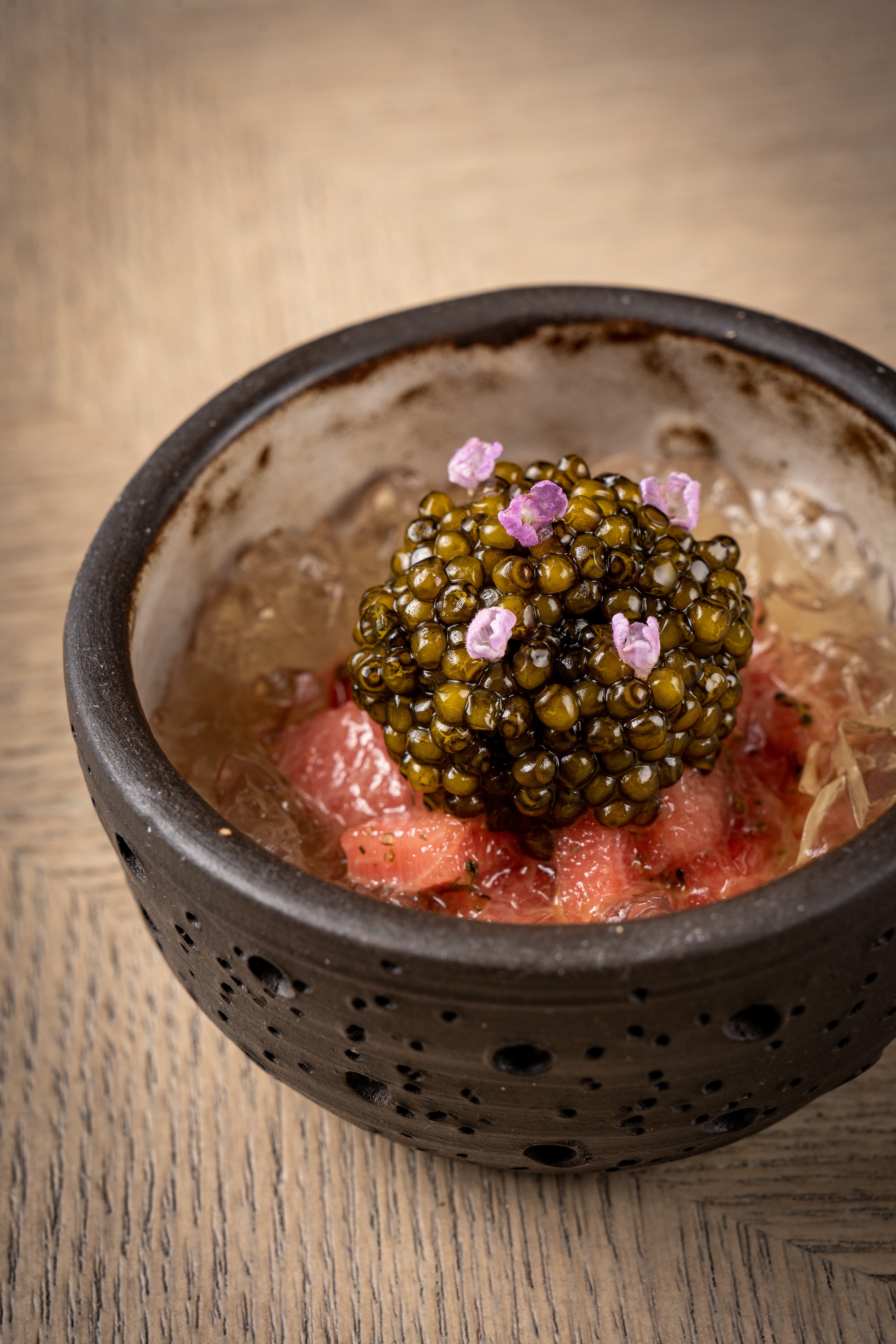 Tuna Kamatoro, “Kaviari” Kristal Caviar