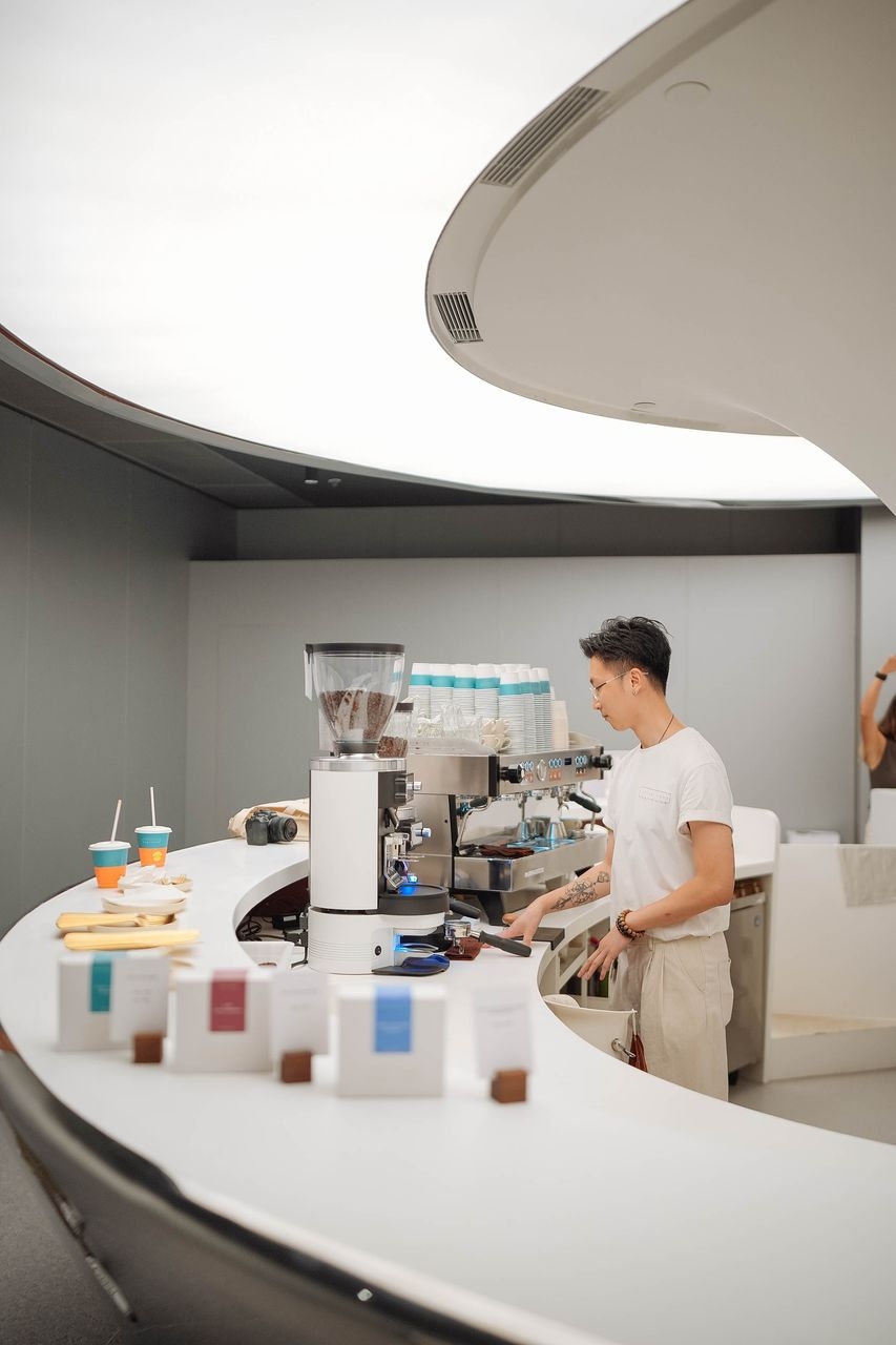 中環行人天橋咖啡店 