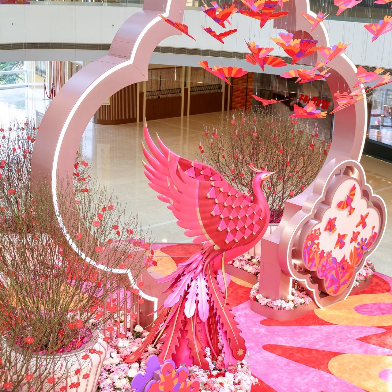 Naíma Almeida_百鳥朝鳳