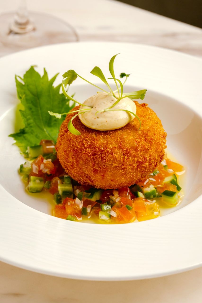 1111 ONES Restaurant & Lounge_本地蟹肉 Croquette 炸丸配辛香Cajun他他醬汁