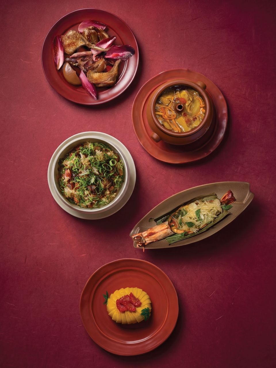 由米芝蓮星級名廚劉韻棋（Vicky Lau）主理的「吱喳小館」推出「滇韻豐年」賀年菜單。