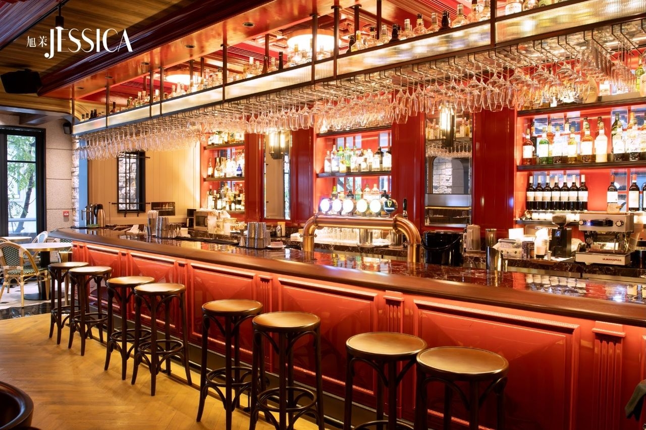 Landau’s_Bar & Grill