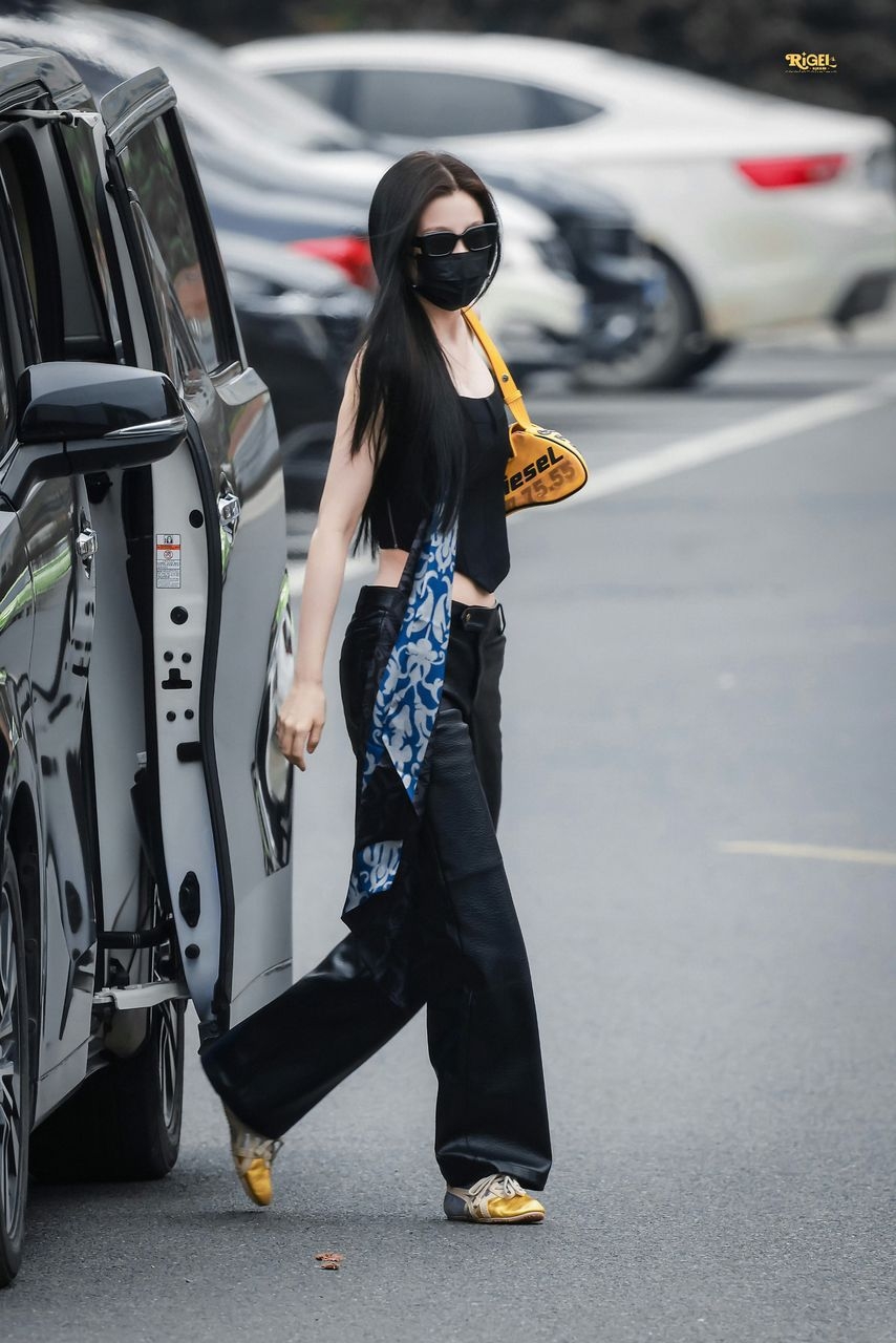 Onitsuka Tiger x Versace 