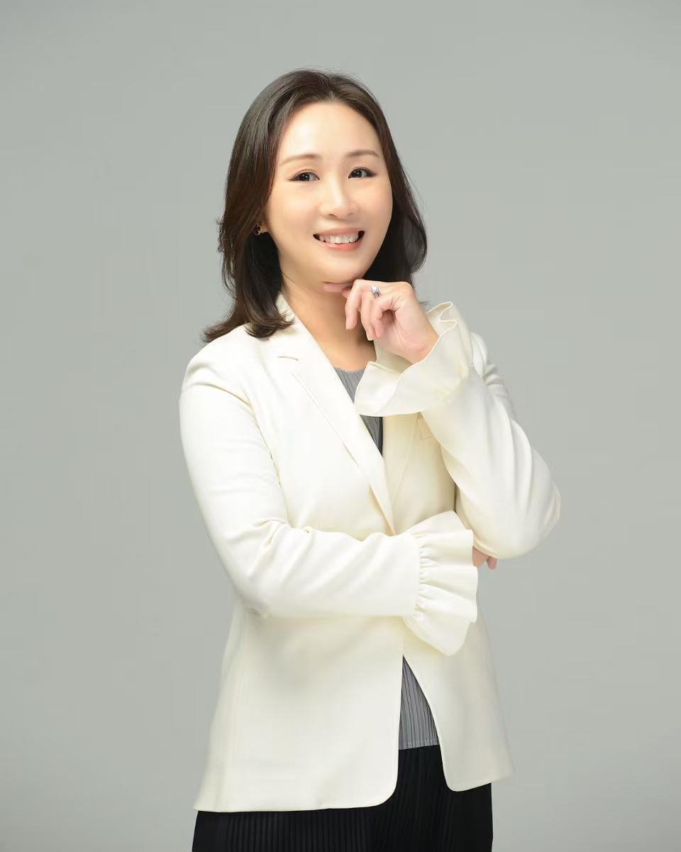 Prof. Liona Poon