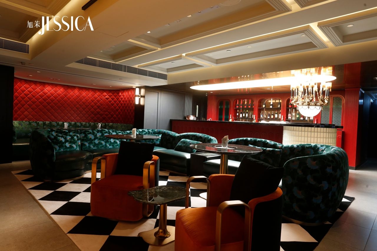 THE品PIN_位於6樓的「THE KEY」設有爵士酒吧,每逢星期四至六晚上,這裡更會舉行「爵士樂之夜」,為大家帶來精彩的現場音樂表演。