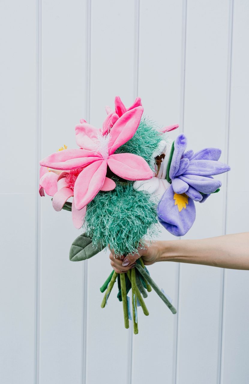 每位參觀者均可免費選取一朵毛絨花,並以每枝HK$38購買各款毛絨花朵作為留念。