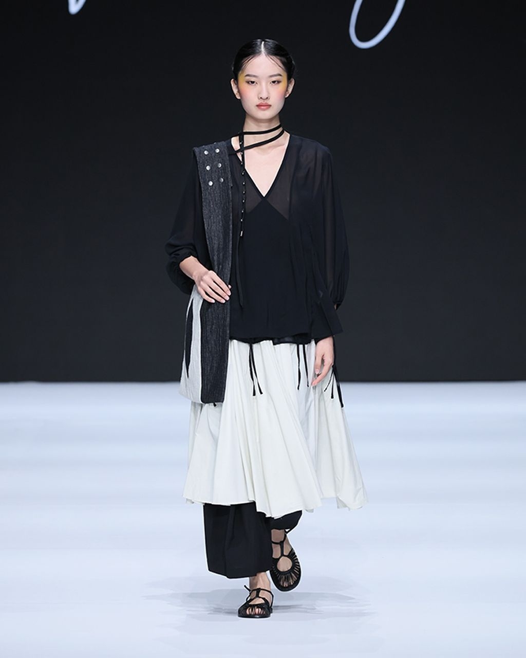 Kayan於2024年「香港國際時尚匯展」(CENTRESTAGE)發表《Transition》系列,亦展示了她獨特的設計才華。