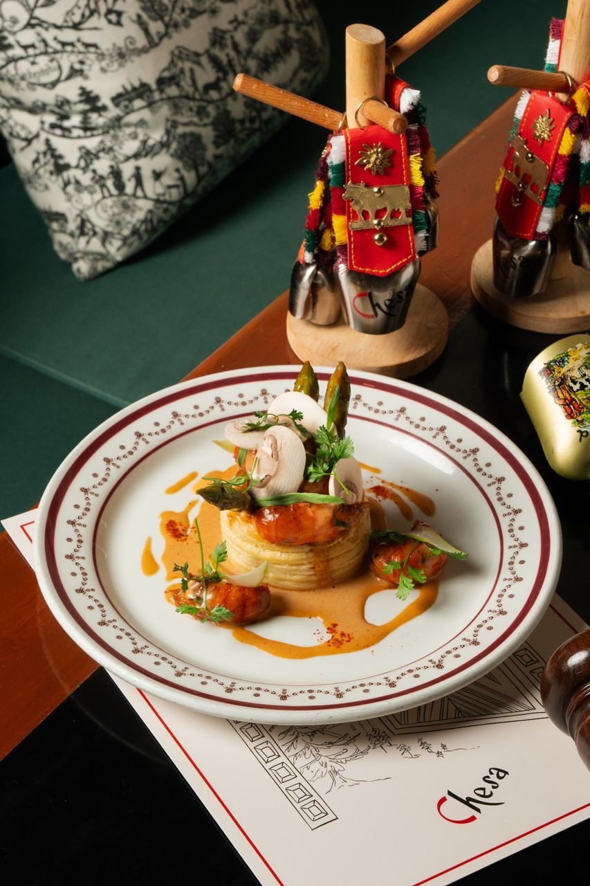 Crayfish and Sweetbread Vol-Au-Vent with Paris Mushrooms and Green Asparagus