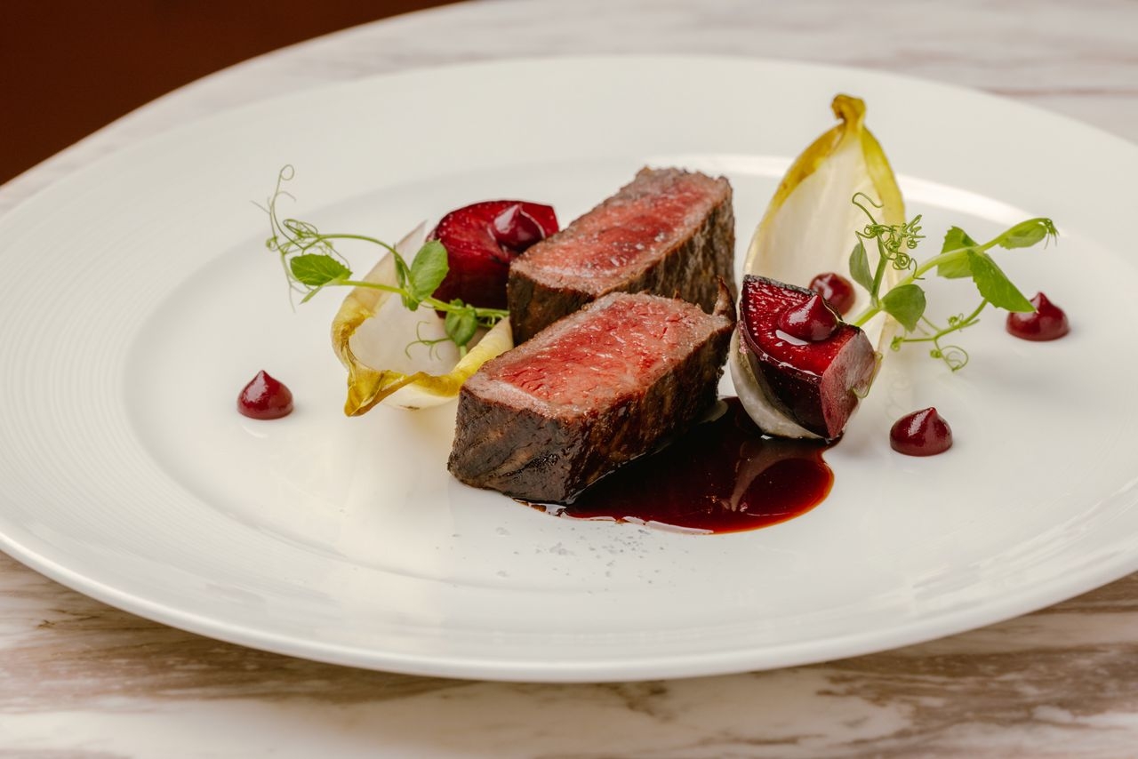 1111 ONES Restaurant & Lounge_SRF WAGYU, endive, caramelized plum, apple & plum puree