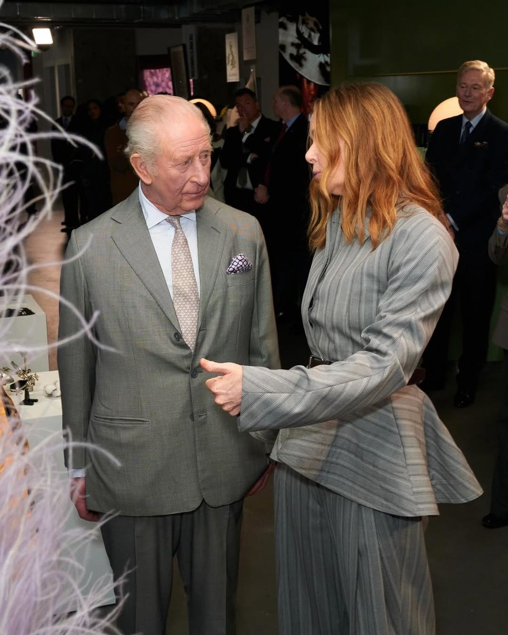 英王查理斯三世驚喜現身Tolu Coker時裝騷